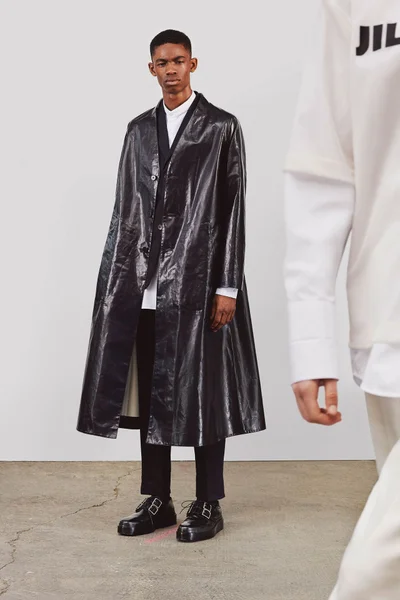 Look 11